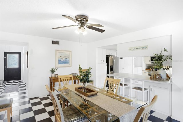 212 85TH ST, Holmes Beach, FL 34217