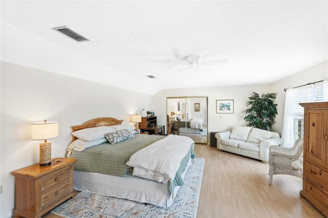 212 85TH ST, Holmes Beach, FL 34217