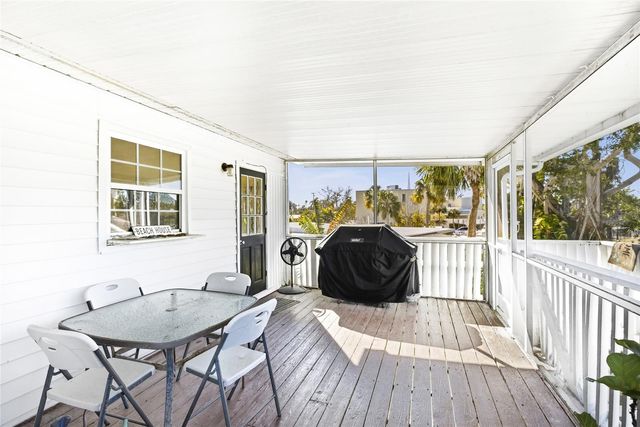 212 85TH ST, Holmes Beach, FL 34217