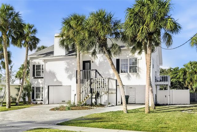 212 85TH ST, Holmes Beach, FL 34217