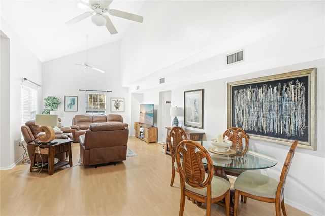 212 85TH ST, Holmes Beach, FL 34217