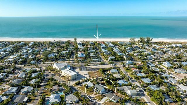 212 85TH ST, Holmes Beach, FL 34217