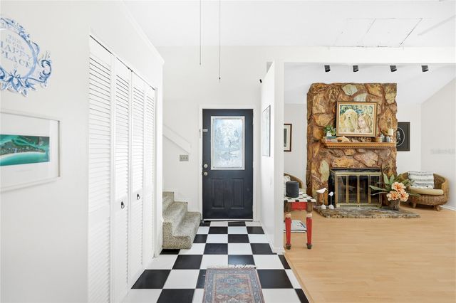 212 85TH ST, Holmes Beach, FL 34217