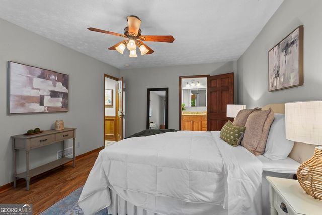 1052 Evelyn Lane SW, Lilburn, GA 30047