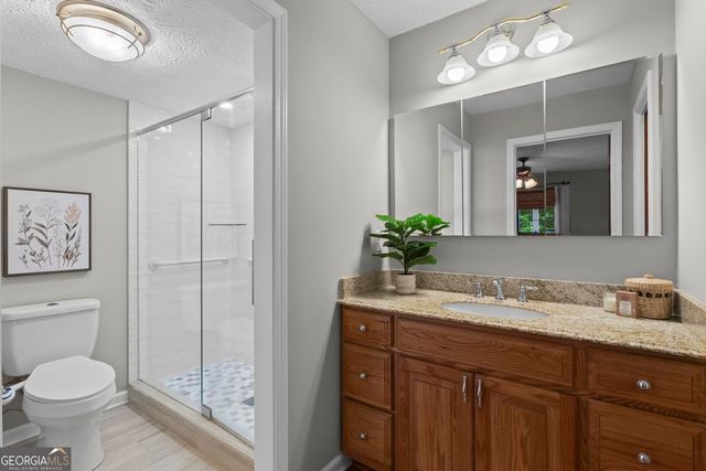 1052 Evelyn Lane SW, Lilburn, GA 30047