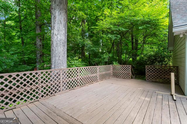 1052 Evelyn Lane SW, Lilburn, GA 30047