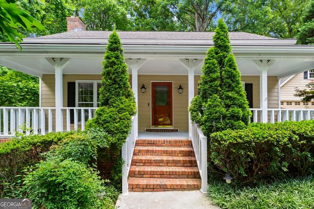 1052 Evelyn Lane SW, Lilburn, GA 30047