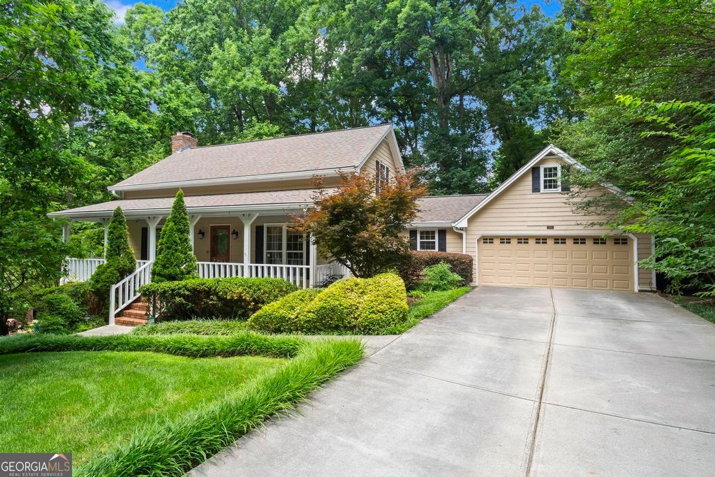 1052 Evelyn Lane SW, Lilburn, GA 30047