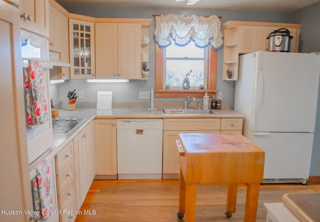 8874 9w Route, Athens, NY 12015