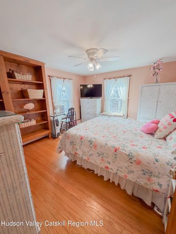 8874 9w Route, Athens, NY 12015