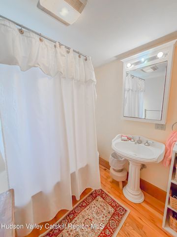 8874 9w Route, Athens, NY 12015