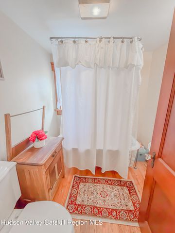 8874 9w Route, Athens, NY 12015