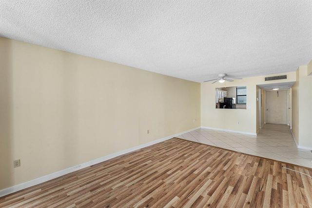 3545 S Ocean Boulevard 405, South Palm Beach, FL 33480
