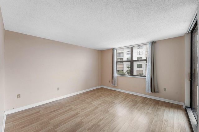 3545 S Ocean Boulevard 405, South Palm Beach, FL 33480