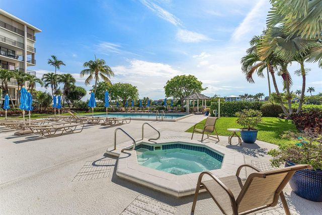 3545 S Ocean Boulevard 405, South Palm Beach, FL 33480