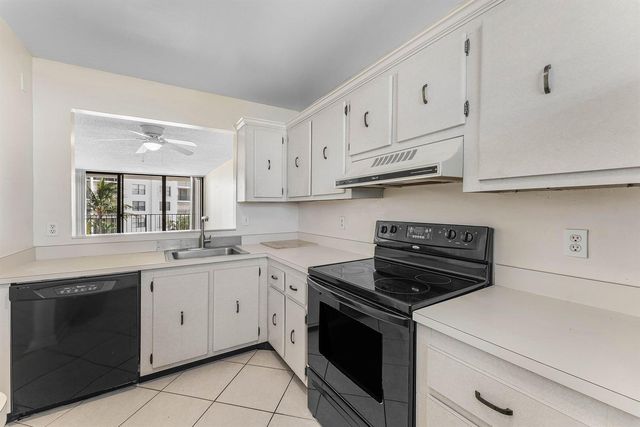 3545 S Ocean Boulevard 405, South Palm Beach, FL 33480
