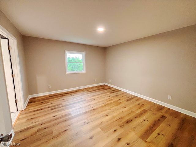 255 Sunview Lane, Follansbee, WV 26037