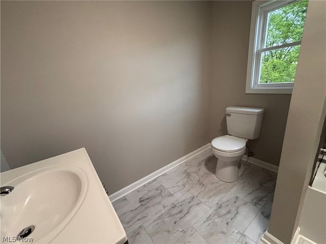 255 Sunview Lane, Follansbee, WV 26037