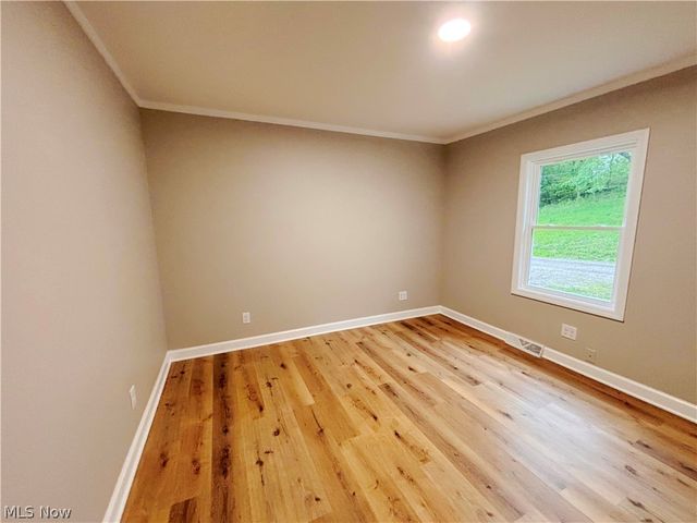 255 Sunview Lane, Follansbee, WV 26037