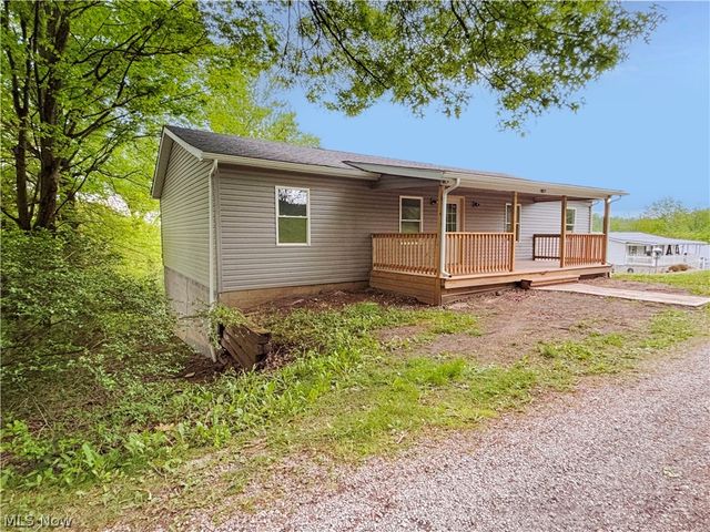 255 Sunview Lane, Follansbee, WV 26037