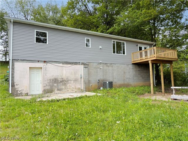 255 Sunview Lane, Follansbee, WV 26037