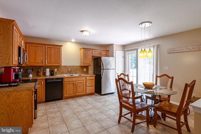 738 MARIA AVE, Sinking Spring, PA 19608