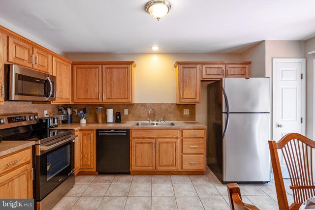 738 MARIA AVE, Sinking Spring, PA 19608