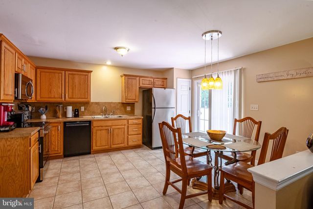 738 MARIA AVE, Sinking Spring, PA 19608