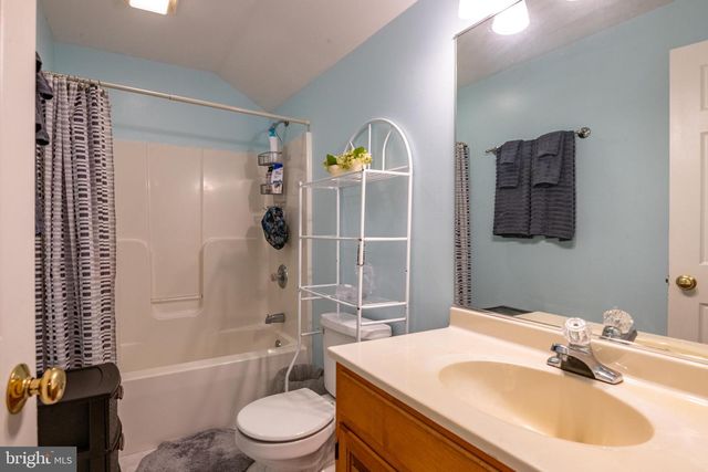 738 MARIA AVE, Sinking Spring, PA 19608