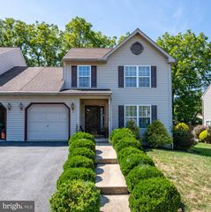 738 MARIA AVE, Sinking Spring, PA 19608