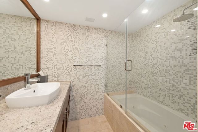 2220 Avenue Of The Stars 2203, Los Angeles, CA 90067