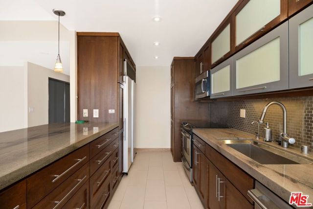 2220 Avenue Of The Stars 2203, Los Angeles, CA 90067