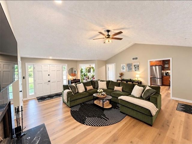 3731 Spring Leaf Lane, Acworth, GA 30101