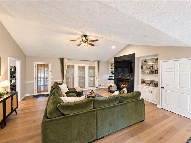 3731 Spring Leaf Lane, Acworth, GA 30101