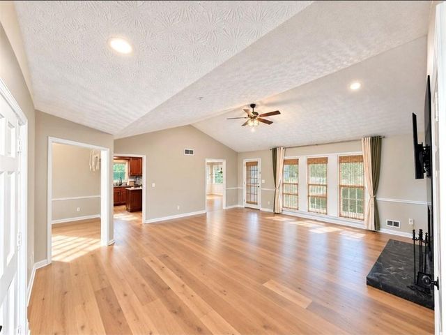 3731 Spring Leaf Lane, Acworth, GA 30101