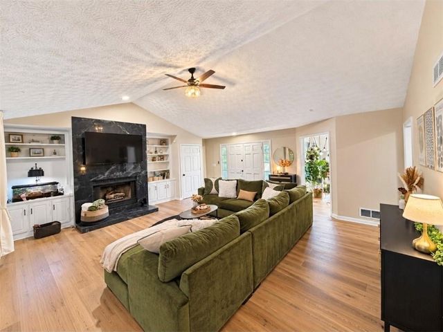 3731 Spring Leaf Lane, Acworth, GA 30101