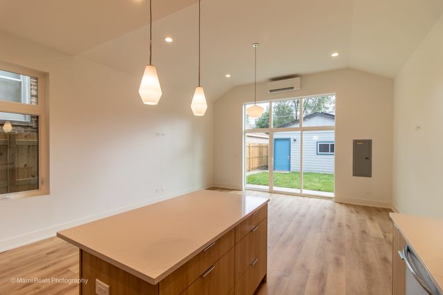 6537 S Rhodes Avenue, Chicago, IL 60637