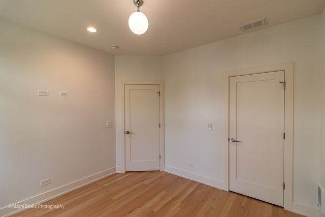 6537 S Rhodes Avenue, Chicago, IL 60637