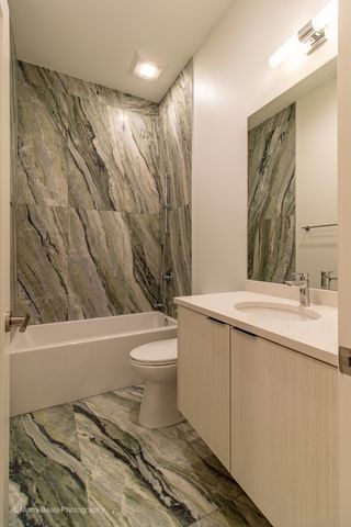 6537 S Rhodes Avenue, Chicago, IL 60637