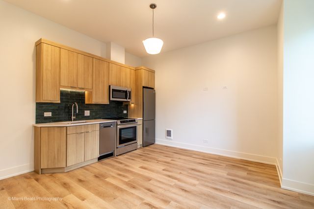 6537 S Rhodes Avenue, Chicago, IL 60637