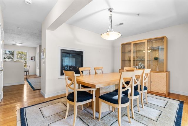6 Tilden Commons Dr 6, Quincy, MA 02171