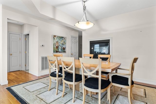 6 Tilden Commons Dr 6, Quincy, MA 02171