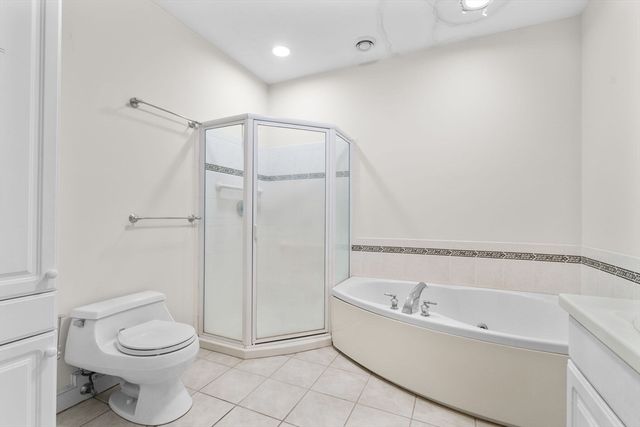 6 Tilden Commons Dr 6, Quincy, MA 02171