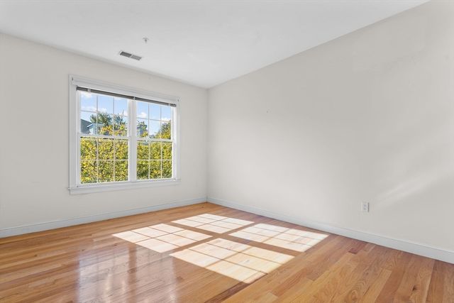 6 Tilden Commons Dr 6, Quincy, MA 02171