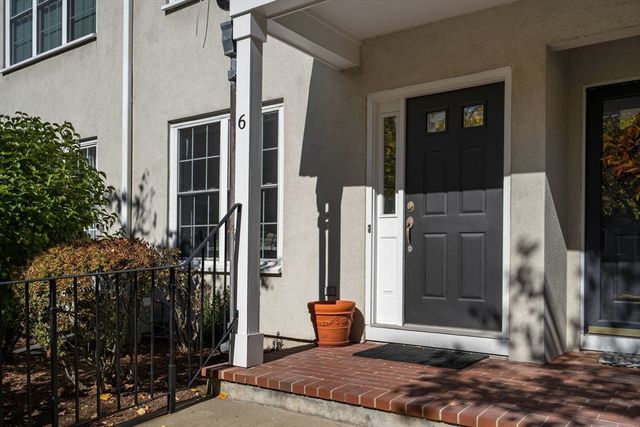 6 Tilden Commons Dr 6, Quincy, MA 02171