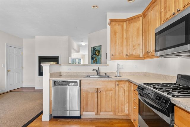 6 Tilden Commons Dr 6, Quincy, MA 02171