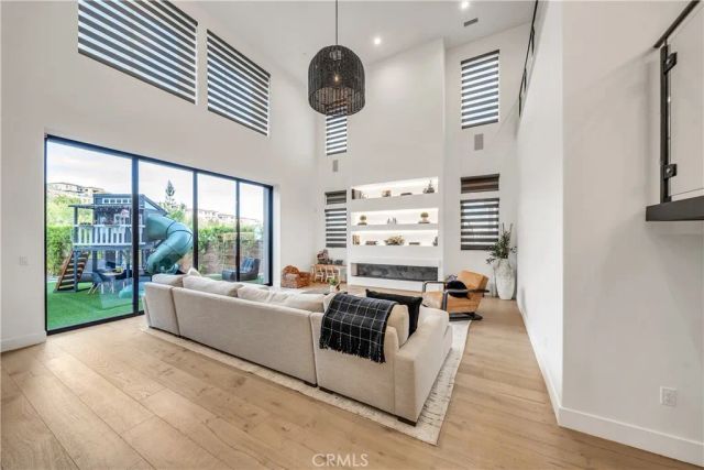 20431 W Windsor Lane, Porter Ranch, CA 91326