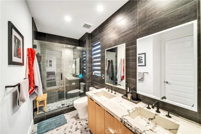 20431 W Windsor Lane, Porter Ranch, CA 91326