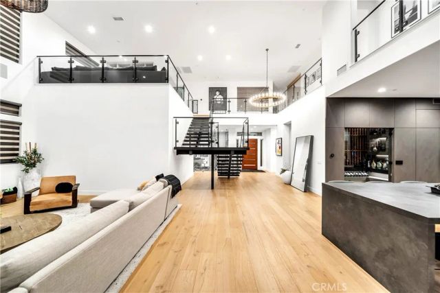 20431 W Windsor Lane, Porter Ranch, CA 91326