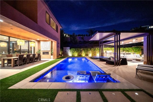 20431 W Windsor Lane, Porter Ranch, CA 91326